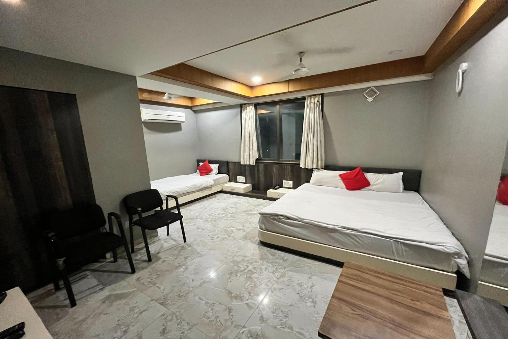 Hotel Om Balaji Ahmedabad Exterior foto