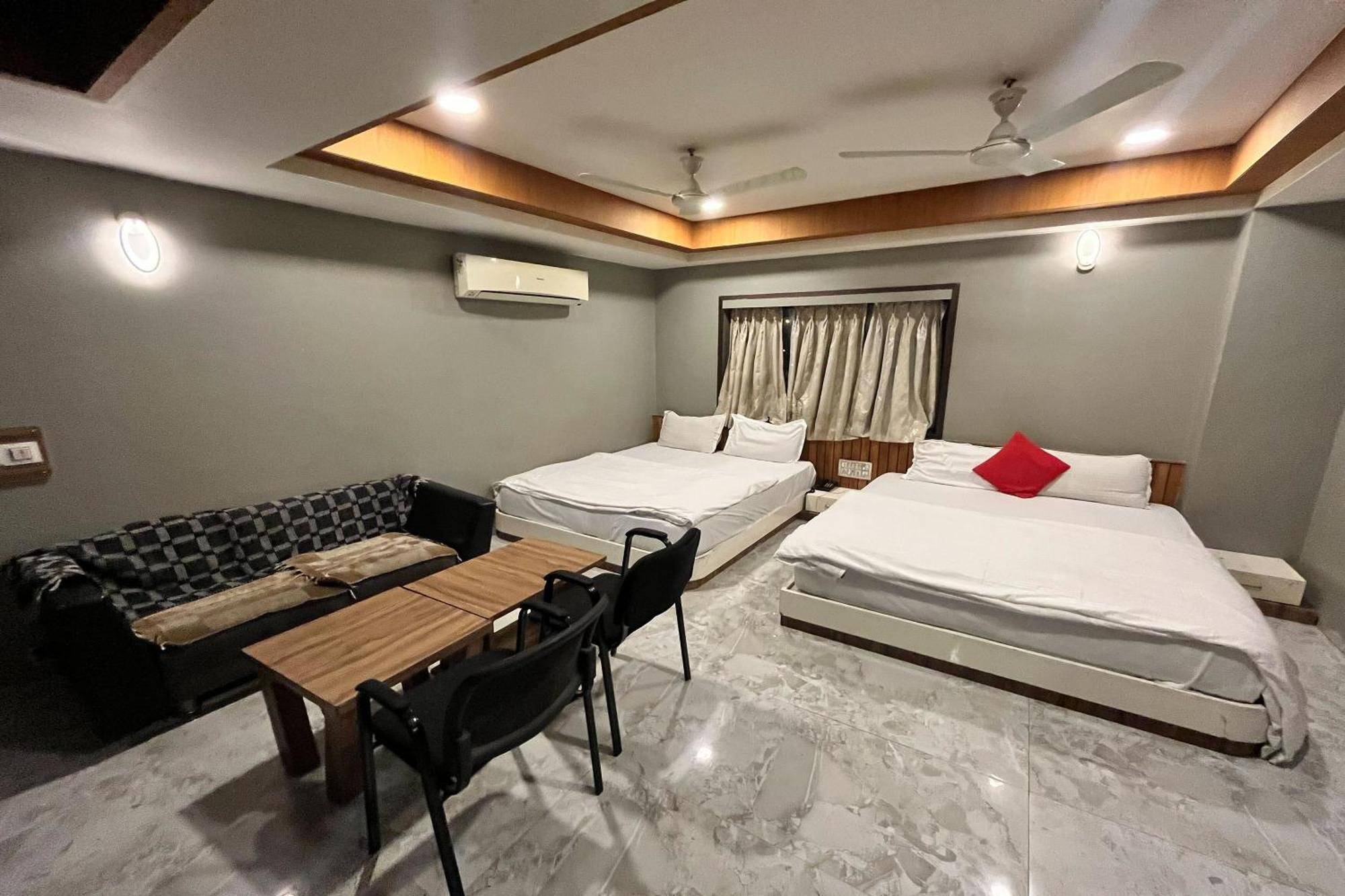 Hotel Om Balaji Ahmedabad Exterior foto