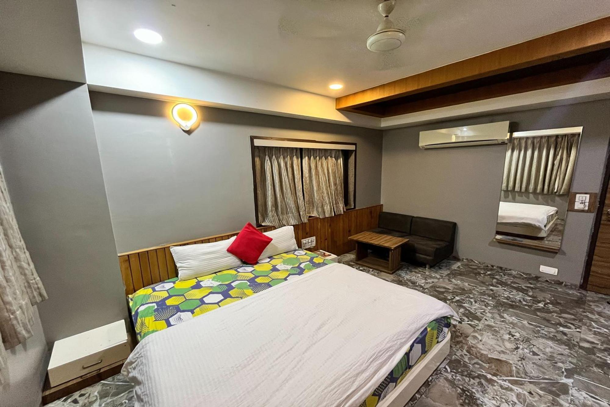 Hotel Om Balaji Ahmedabad Exterior foto