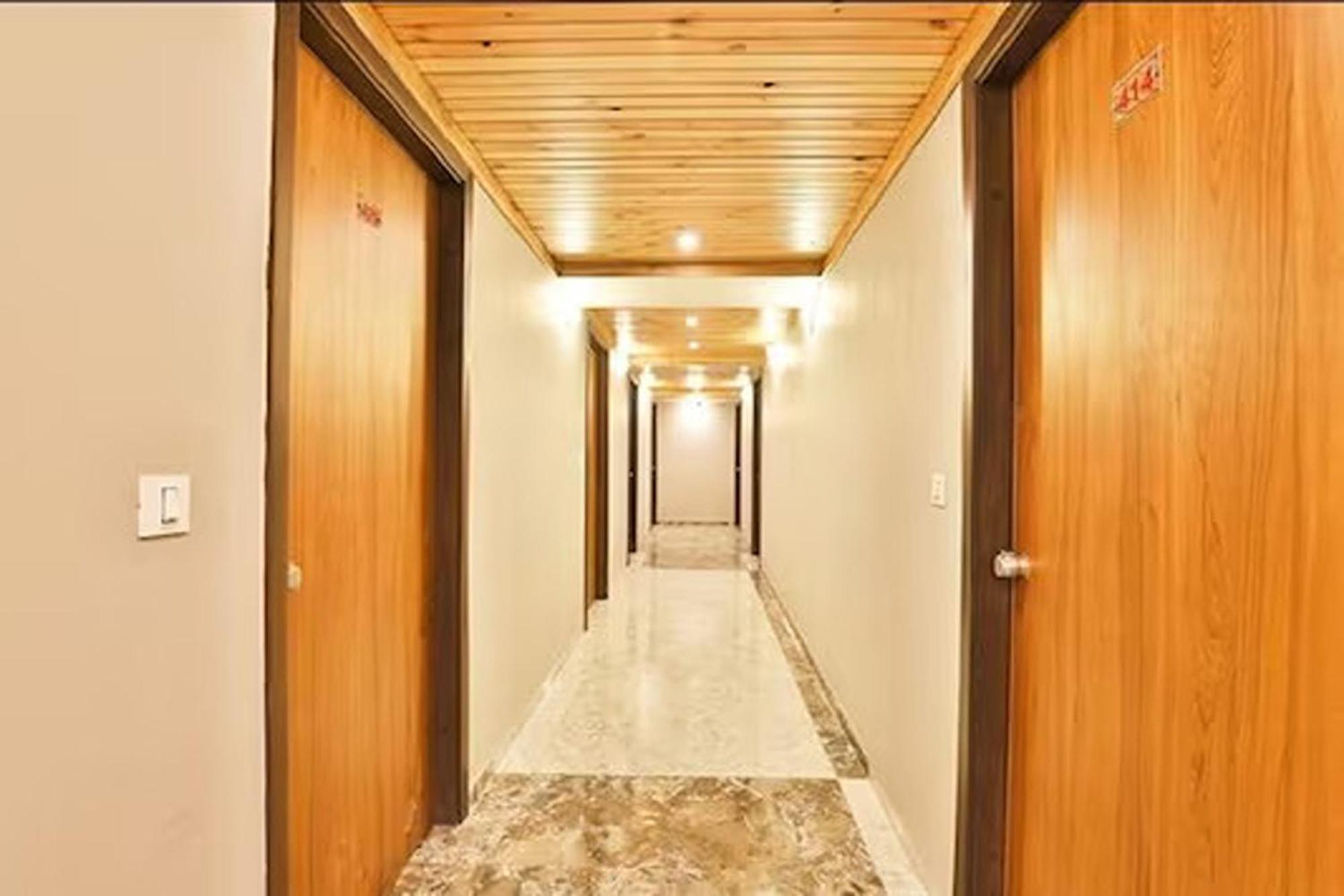 Hotel Om Balaji Ahmedabad Exterior foto