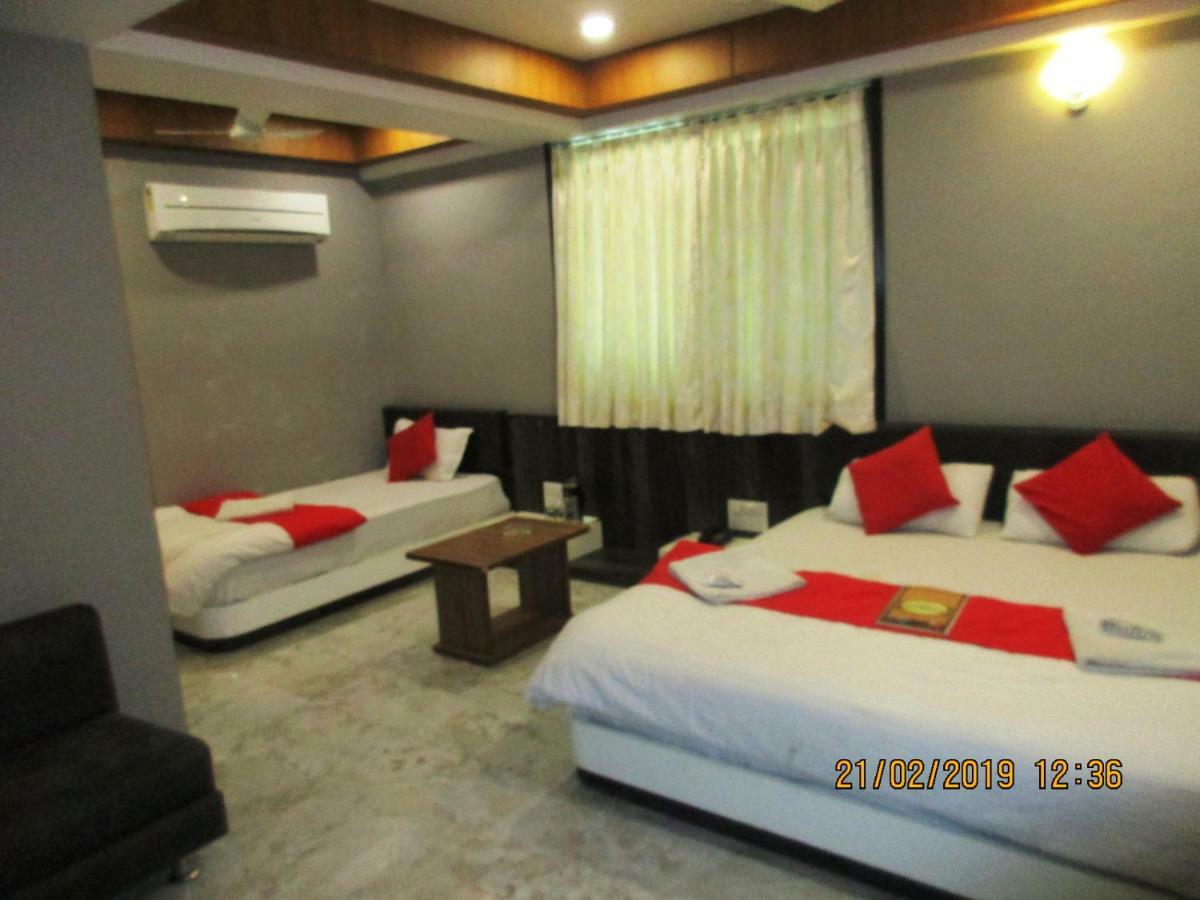 Hotel Om Balaji Ahmedabad Exterior foto