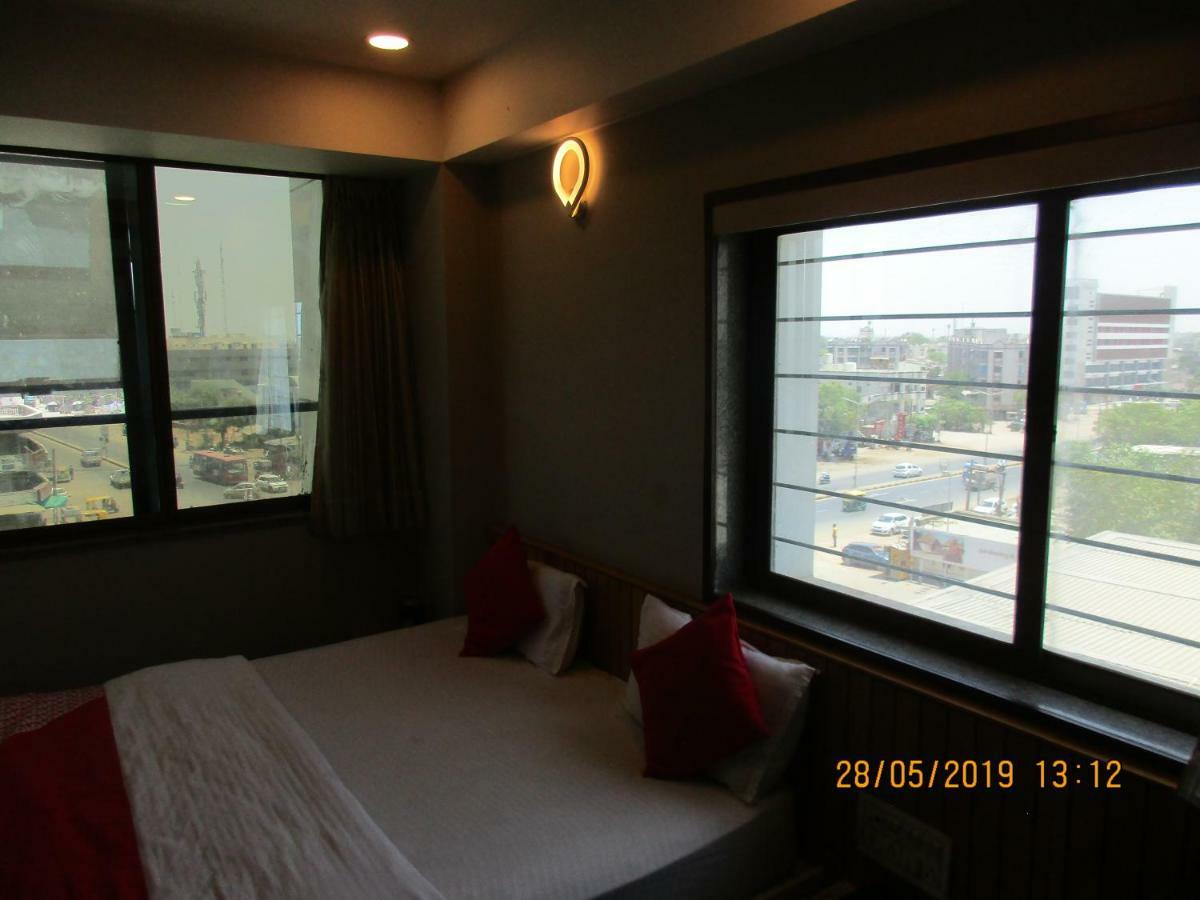 Hotel Om Balaji Ahmedabad Exterior foto