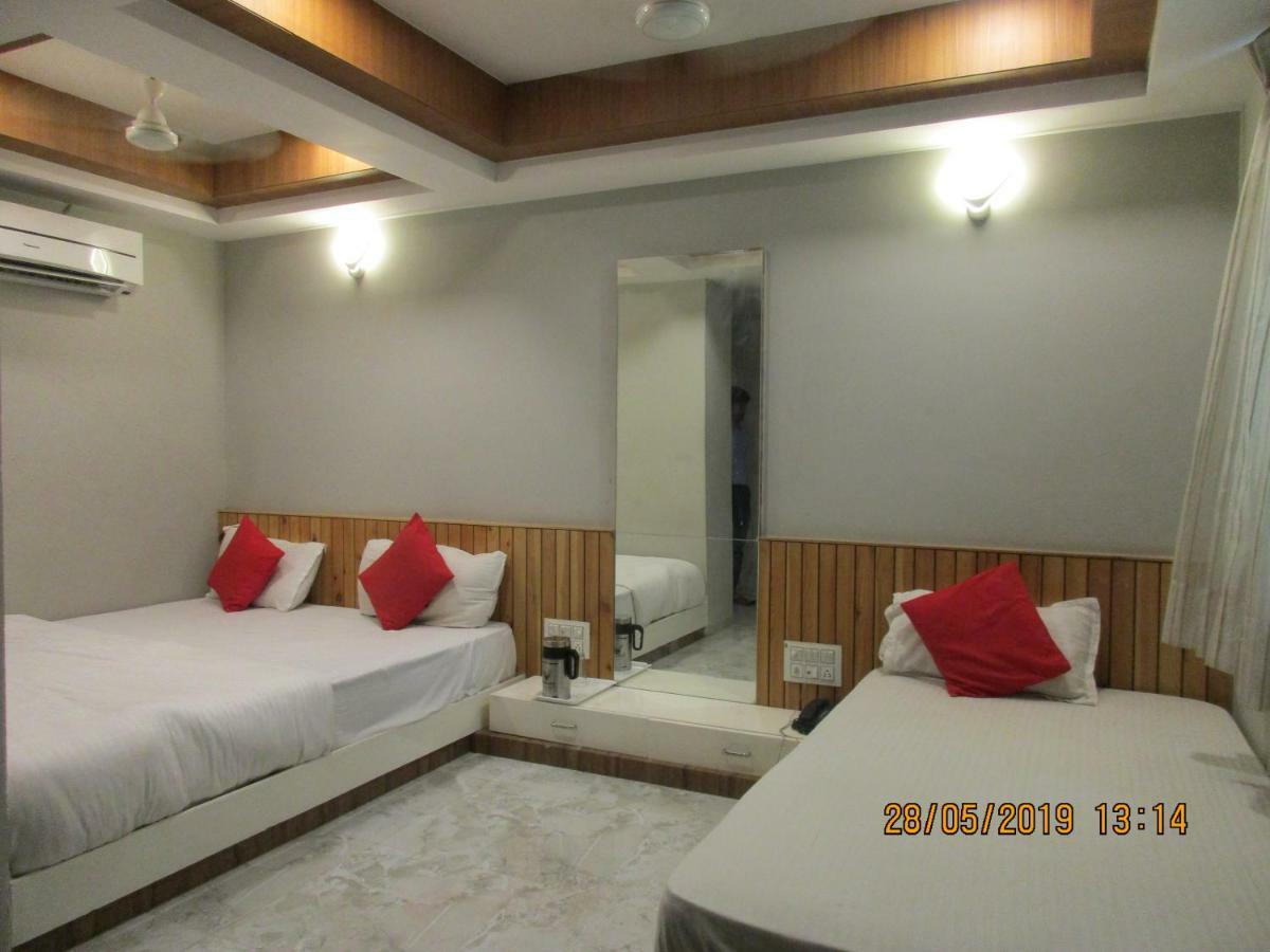 Hotel Om Balaji Ahmedabad Exterior foto
