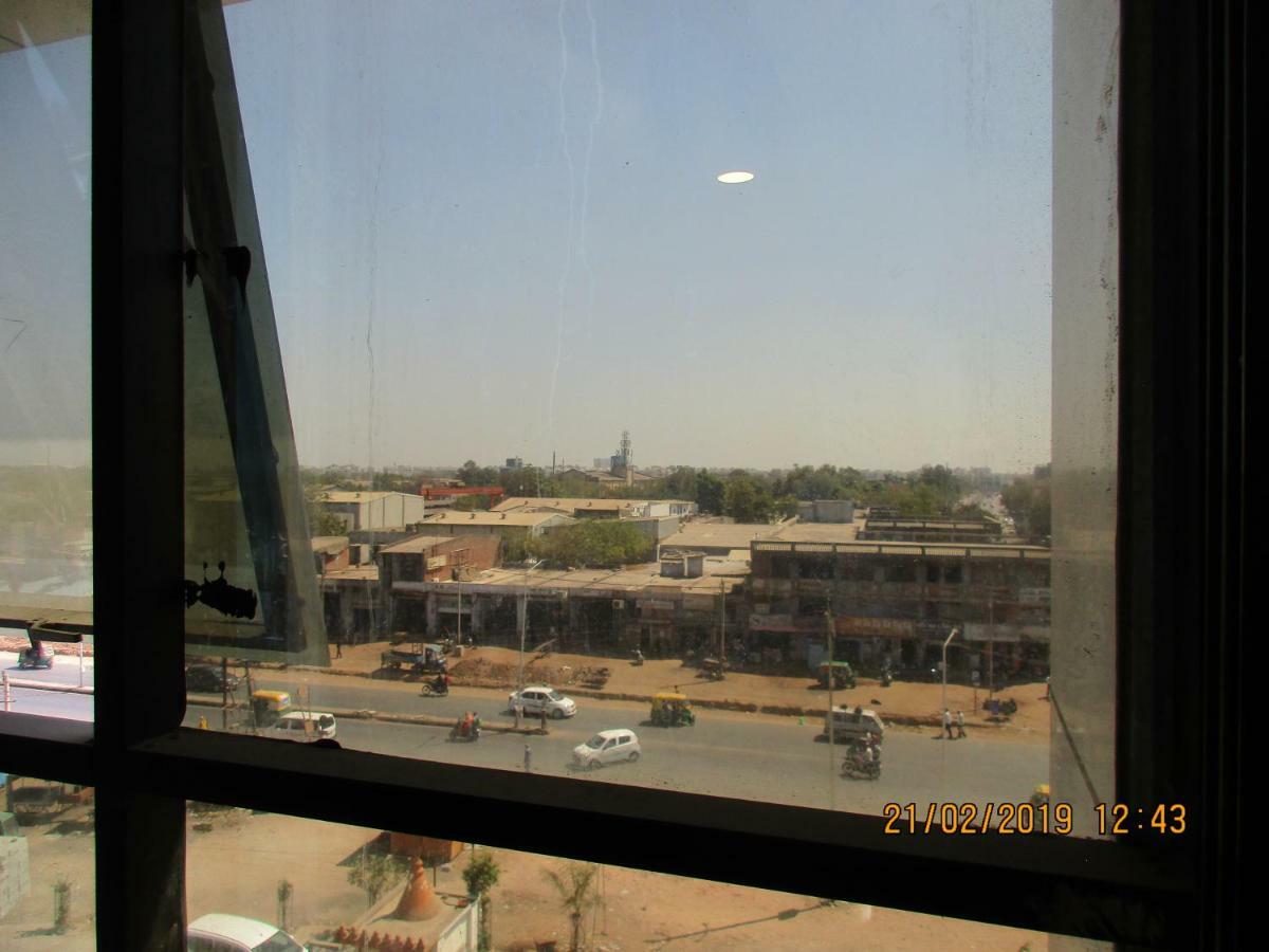 Hotel Om Balaji Ahmedabad Exterior foto