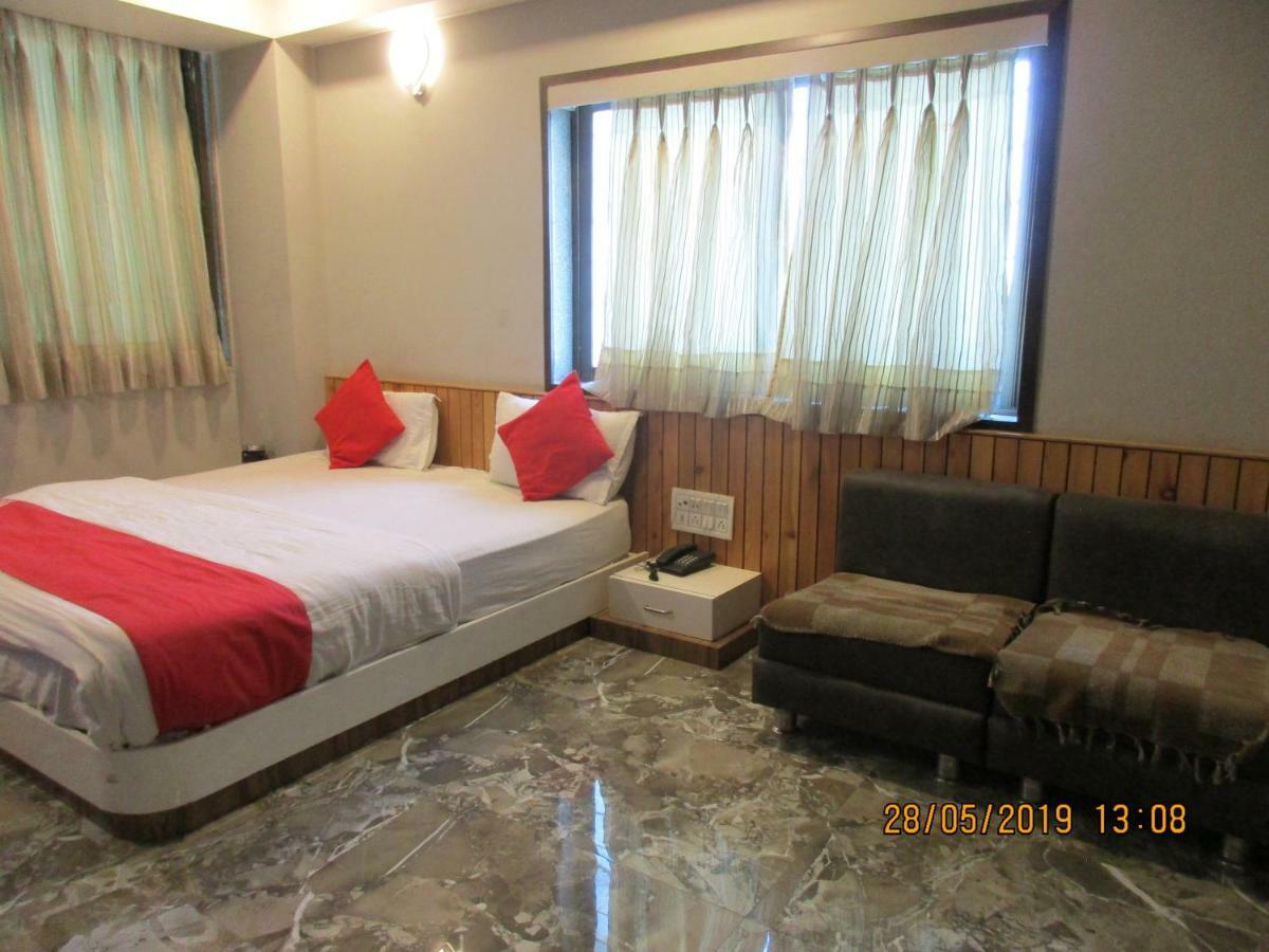 Hotel Om Balaji Ahmedabad Exterior foto